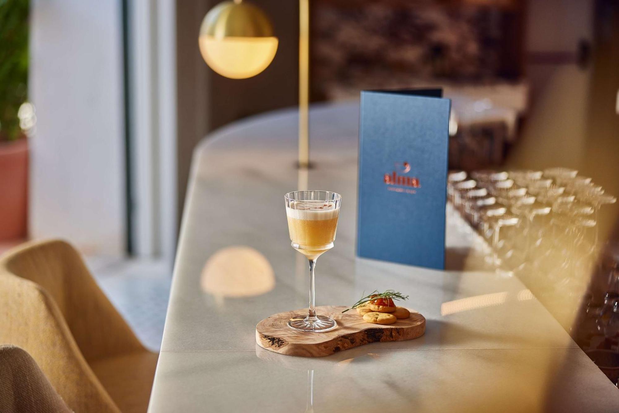 Hilton Mallorca Galatzo Παγκουέρα Εξωτερικό φωτογραφία A glass of beer at the restaurant
