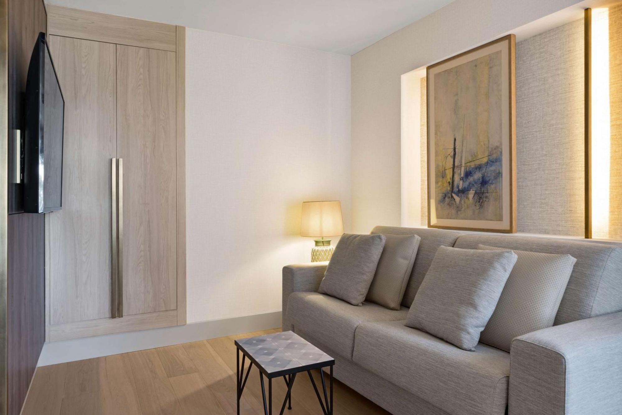 Hilton Mallorca Galatzo Παγκουέρα Εξωτερικό φωτογραφία A living room at the hotel