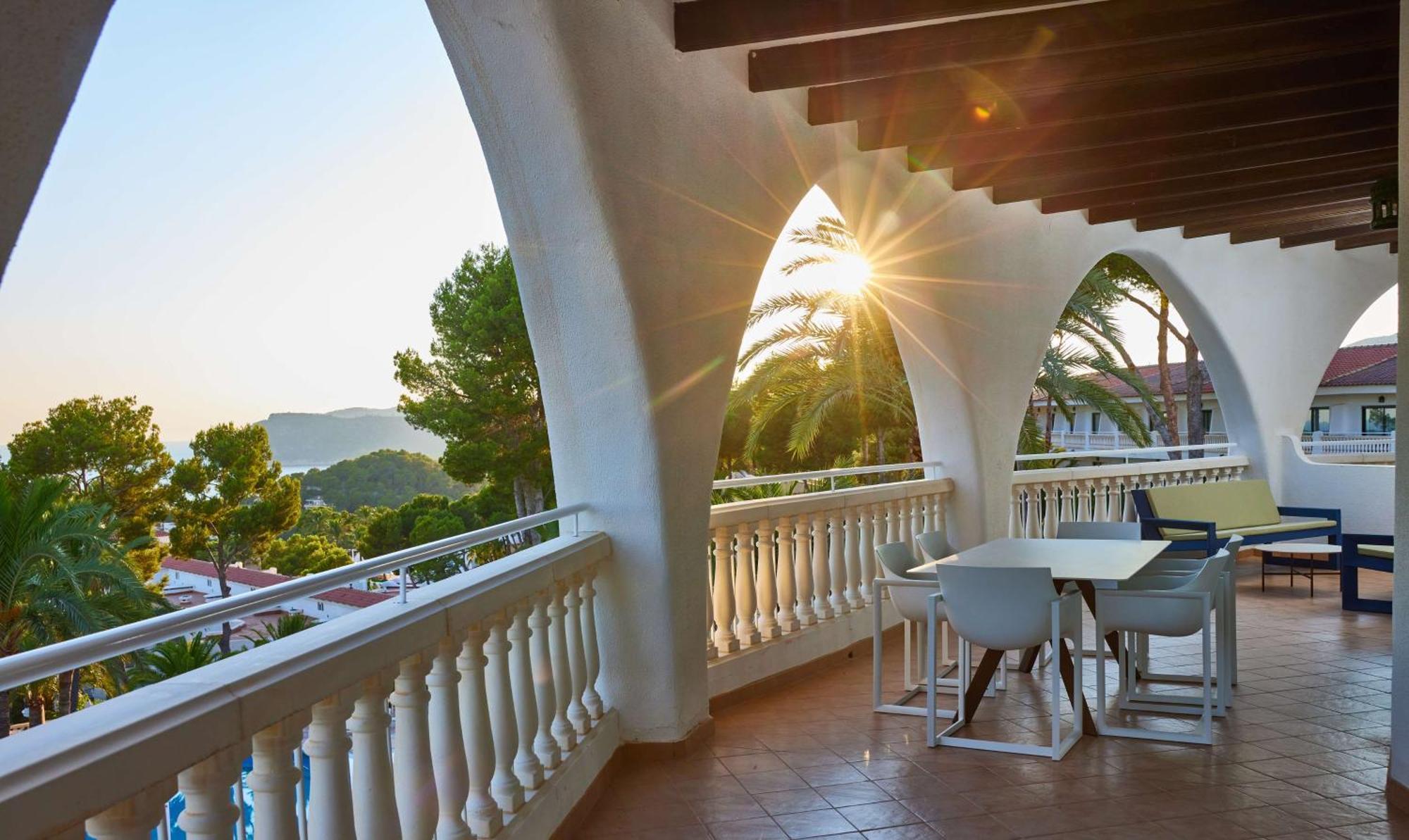 Hilton Mallorca Galatzo Παγκουέρα Εξωτερικό φωτογραφία The terrace of the hotel