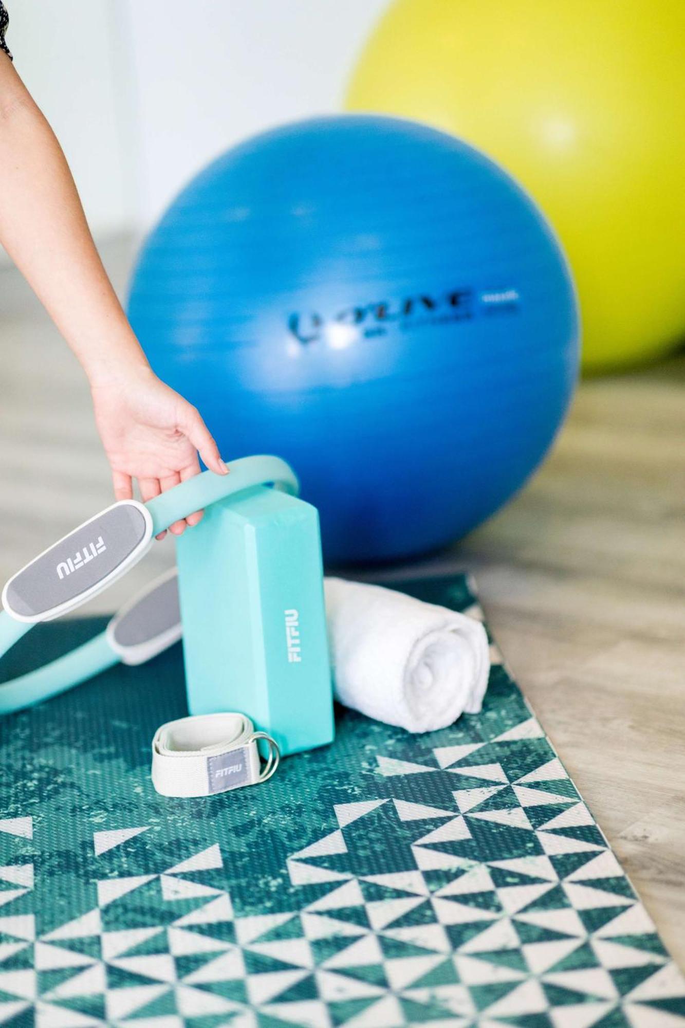 Hilton Mallorca Galatzo Παγκουέρα Εξωτερικό φωτογραφία A yoga mat and a yoga ball