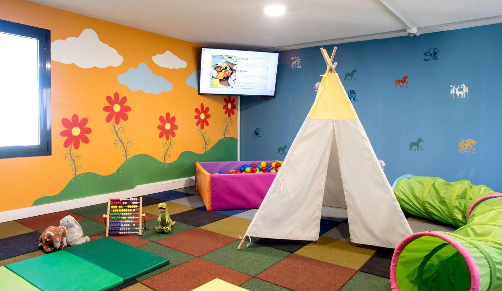 Hilton Mallorca Galatzo Παγκουέρα Εξωτερικό φωτογραφία A children's playroom at a hotel
